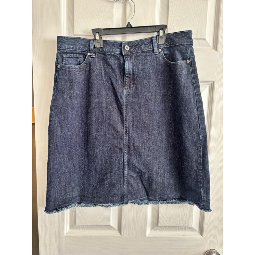 Liz Claiborne Dk Wash Denim Skirt Womens Size 14 Knee Length Frayed Hem